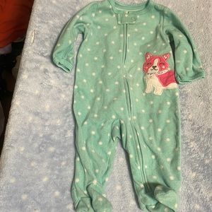 Carter’s: baby girl footed pajamas size 0-3